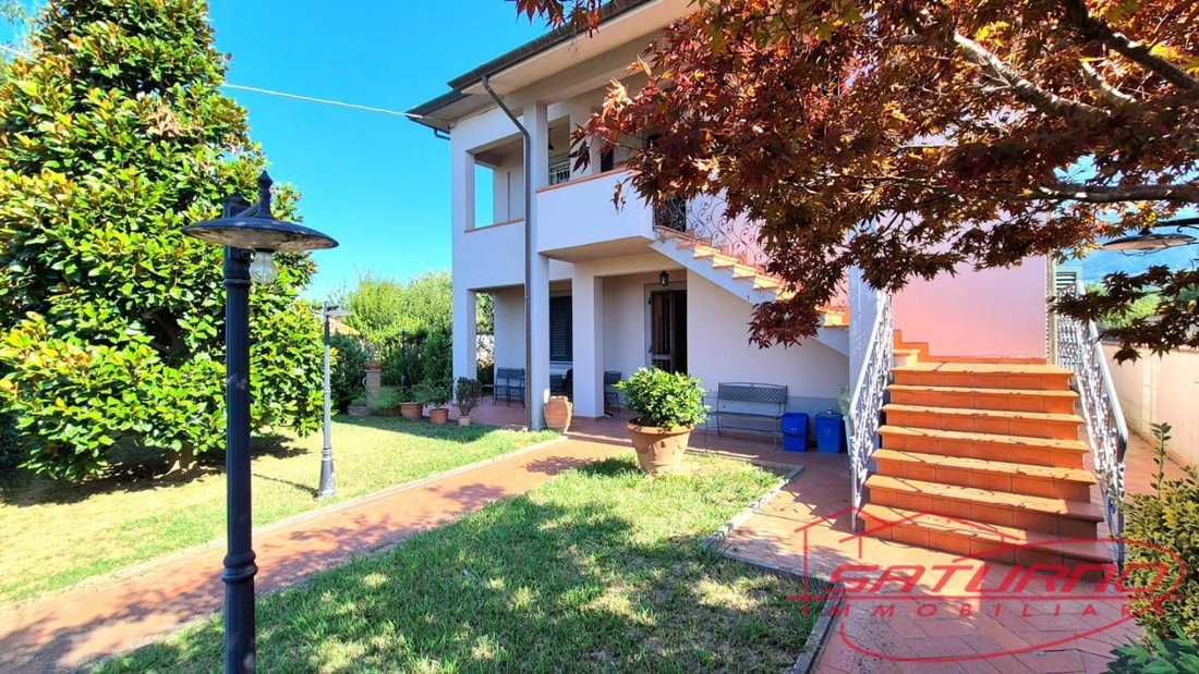 Villa in Segromigno in Monte, Capannori, Tuscany 1 - 18592385