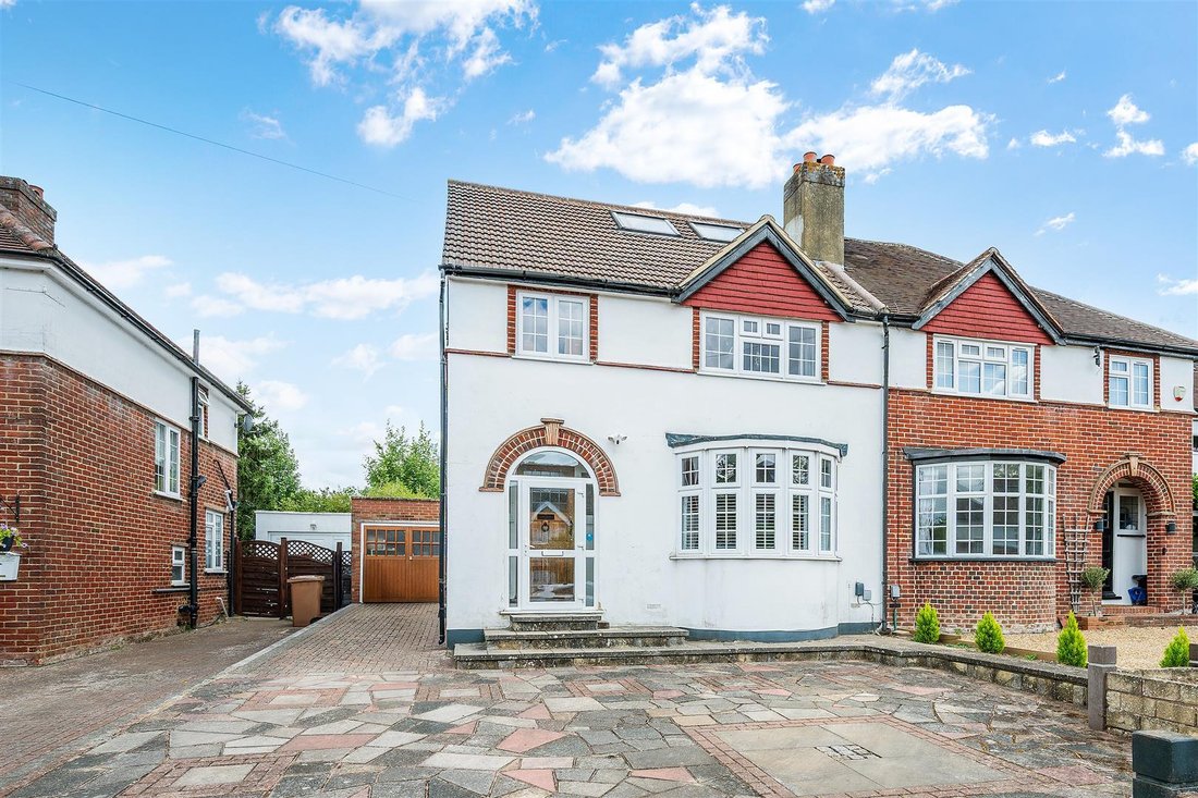 House in Nork, Reigate and Banstead, England 1 - 18588973