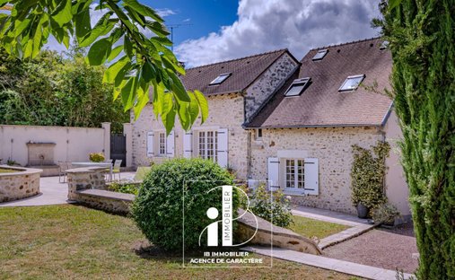 House in Chailly-en-Biere, Ile-de-France, France 1