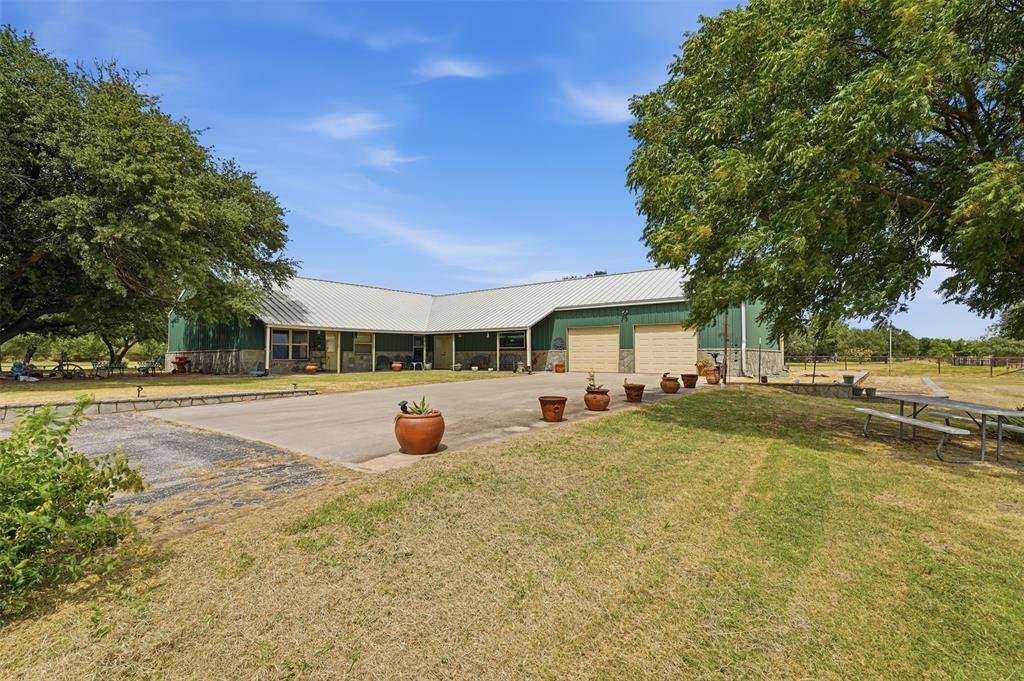 Farm Ranch in Krum, Texas, United States 1 - 18592586
