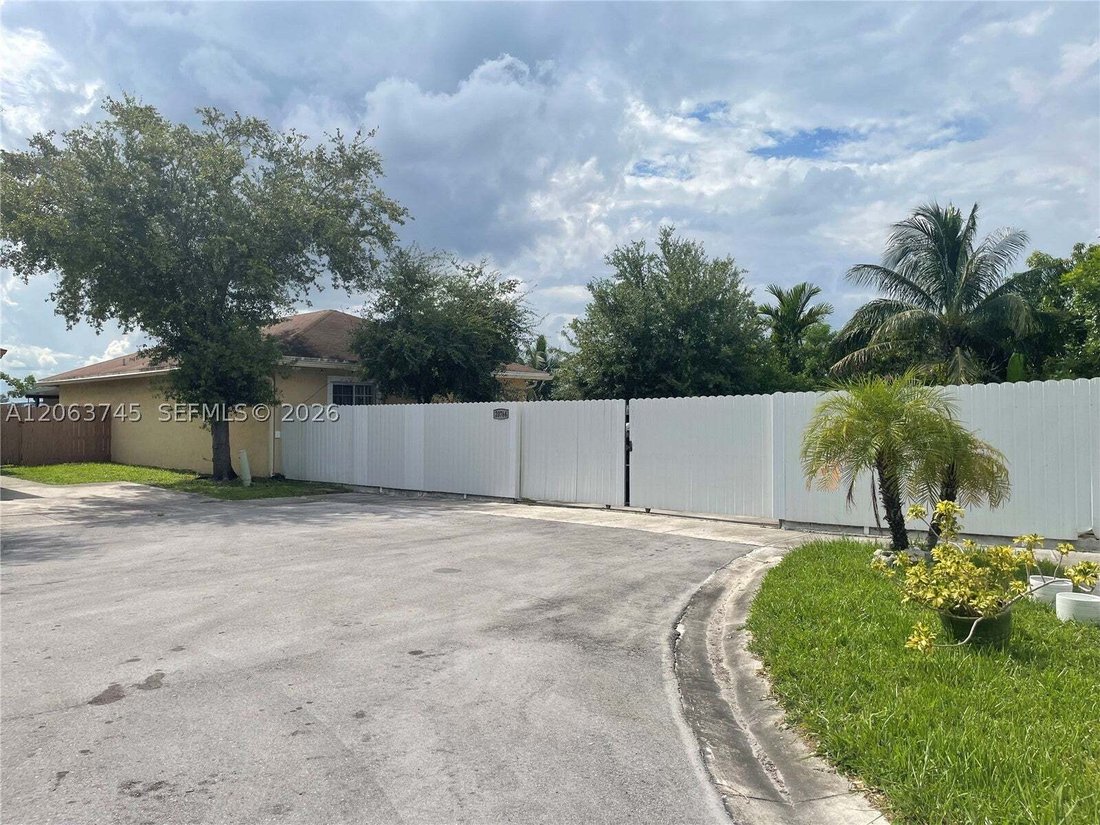House in Miami Gardens, Florida, United States 1 - 18588981