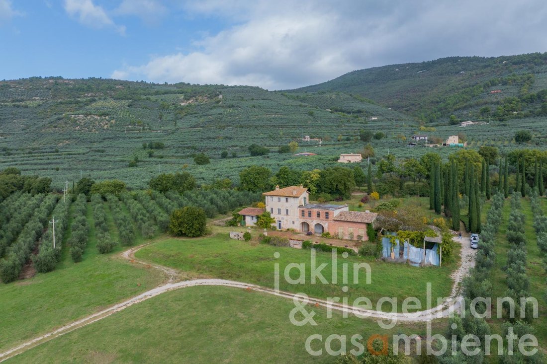 Domaine à Spello, Ombrie, Italie 2 - 18589335