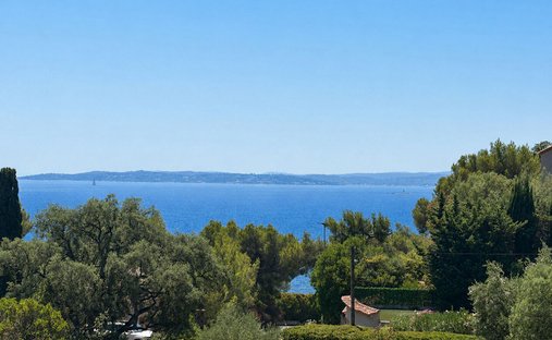House in Ecarts, Roquebrune-sur-Argens, France 1