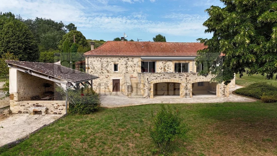Estate in Villefranche-du-Perigord, Nouvelle-Aquitaine, France 2 - 18590405