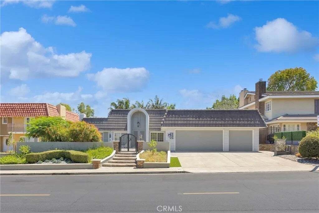 House in Signal Hill, California, United States 2 - 18589125