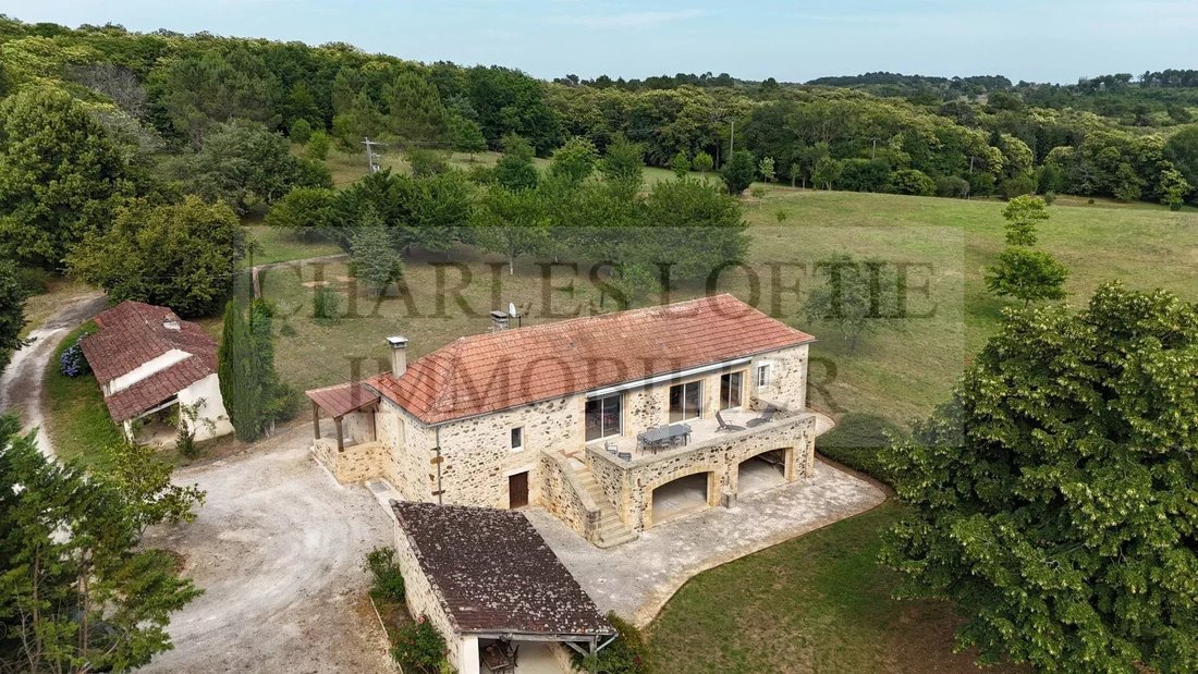 Estate in Villefranche-du-Perigord, Nouvelle-Aquitaine, France 1 - 18590405