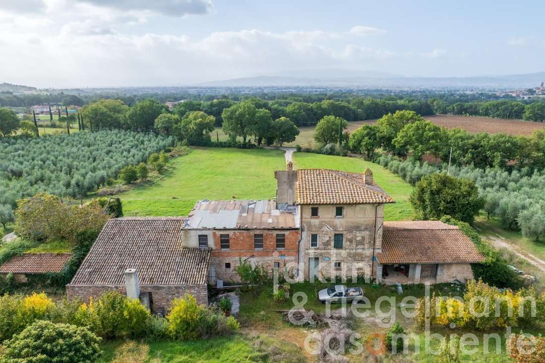 Domaine à Spello, Ombrie, Italie 1 - 18589335