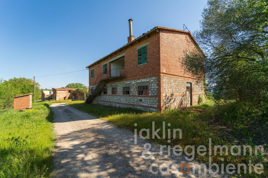 Farm Ranch in Asciano, Tuscany, Italy 1 - 18589146