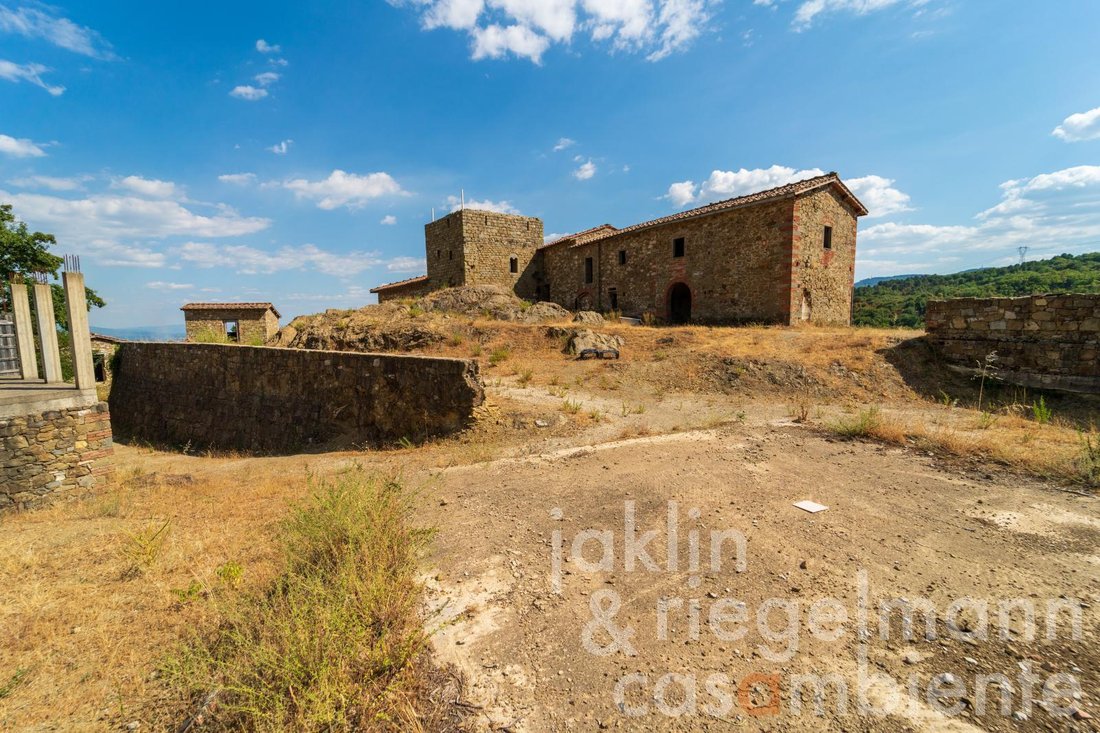Castle in Figline Centro - Stecco, Figline e Incisa Valdarno, Tuscany 5 - 18588975