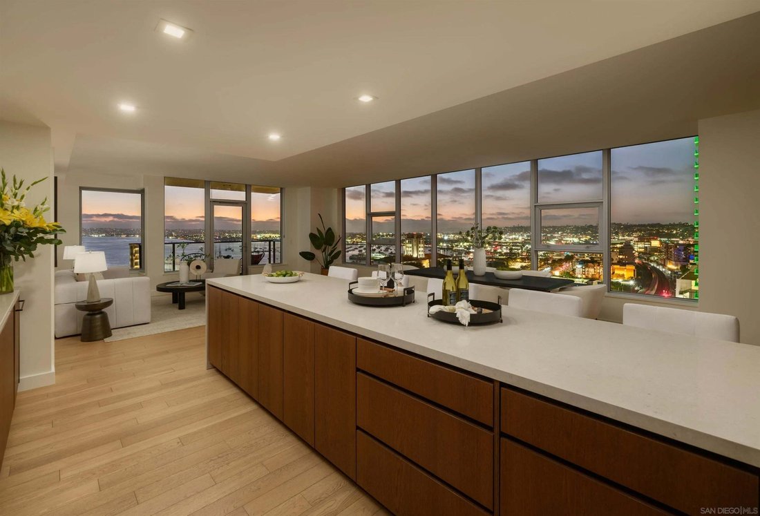 Condo in San Diego, California, United States 4 - 18570737