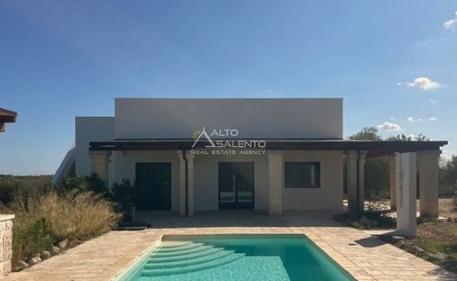 Casa de Campo en Calle Ludovico - Corso Umberto I - Calle Vittorio Emanuele, Ostuni, Apulia 1