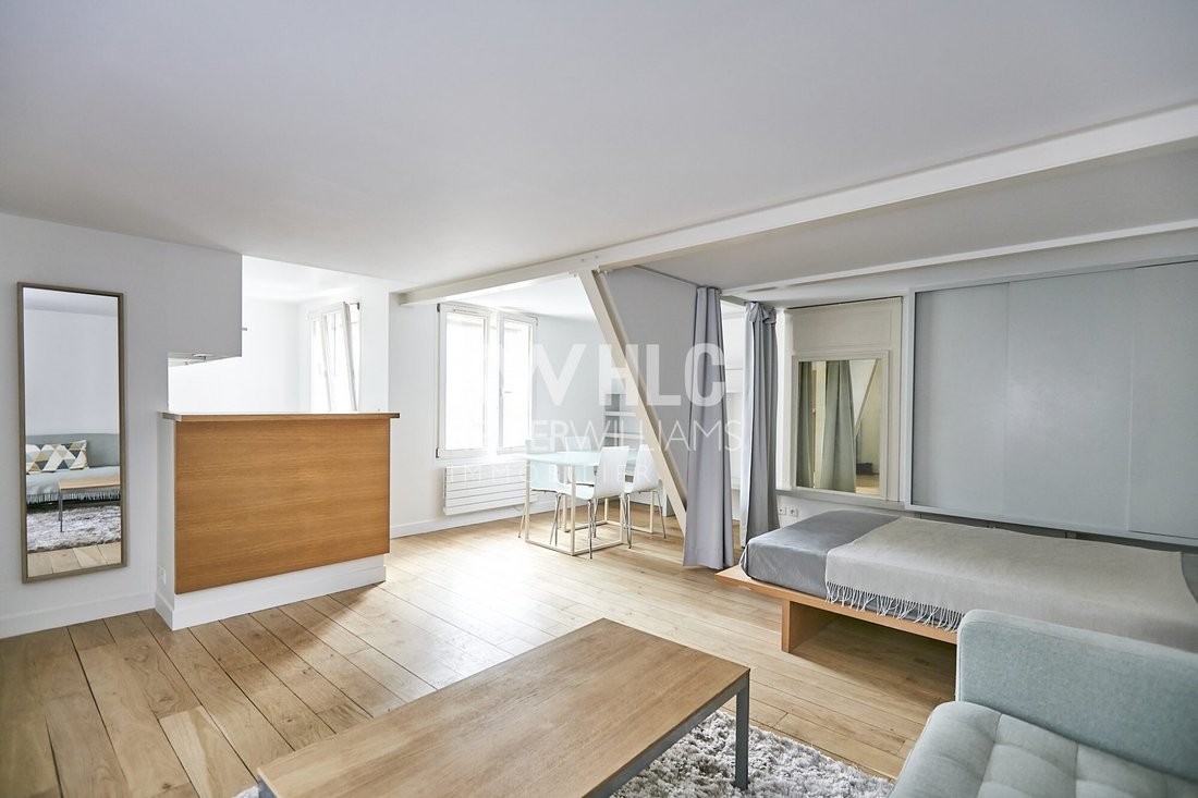Apartment in Lorette-Martyrs, Paris 9e Arrondissement, Paris 1 - 18593927