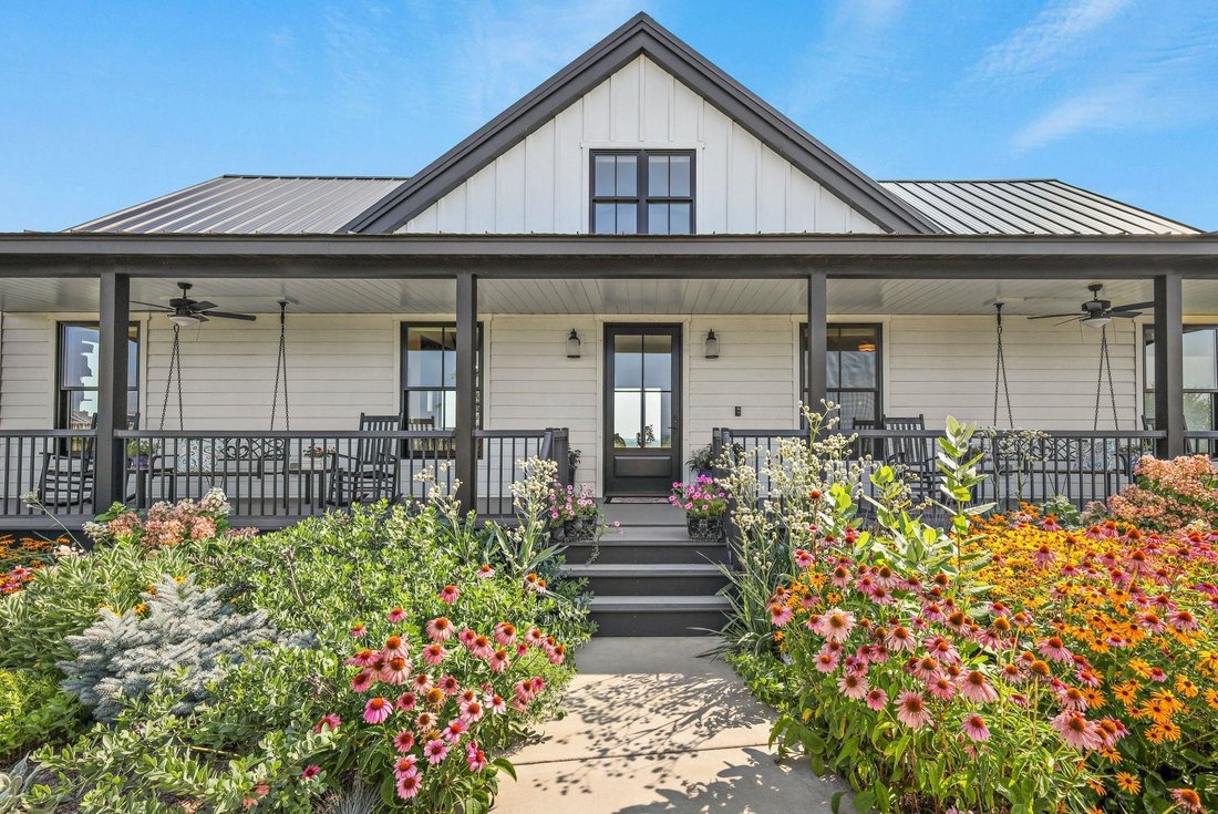 House in Montrose, Wisconsin, United States 3 - 18590873
