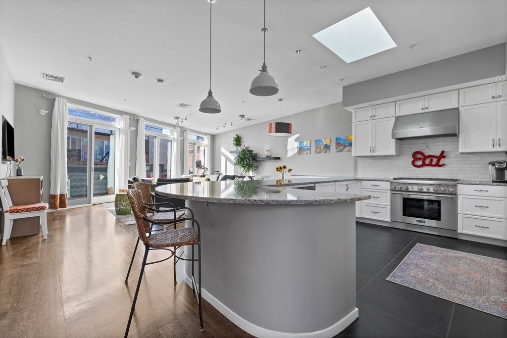 Condo in Boston, Massachusetts, United States 5 - 18592895