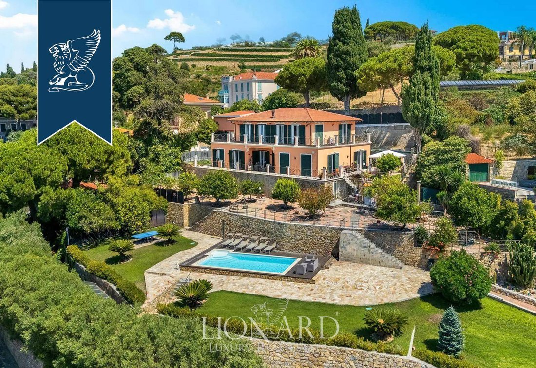 Villa in Bordighera, Liguria, Italy 1 - 18592794