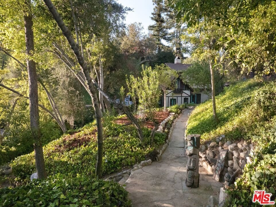 House in Altadena, California, United States 4 - 18591111