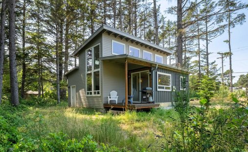 House in Pacific City, Oregon, United States 1