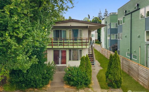 Land in Seattle, Washington, United States 1