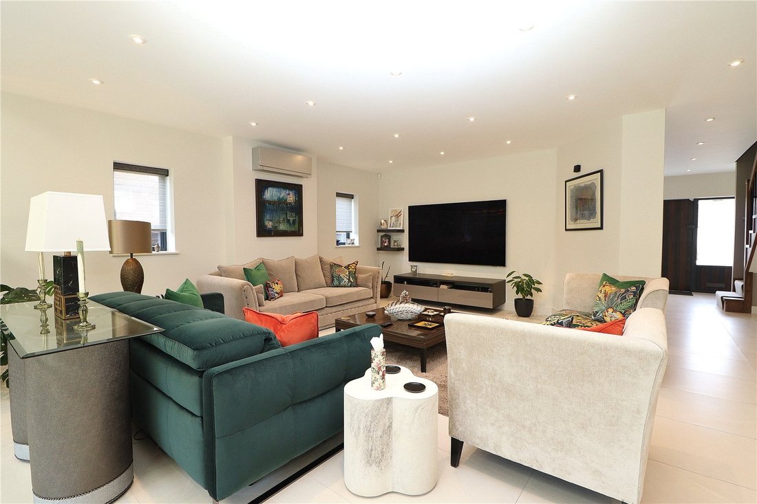 Haus in Elstree (Elstree and Borehamwood), Elstree und Borehamwood, England 5 - 18591217