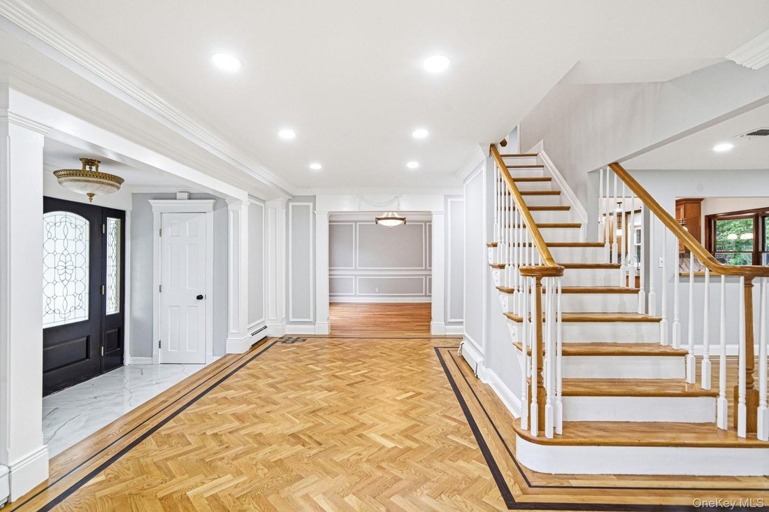 House in Huntington Station, New York, United States 5 - 18591180