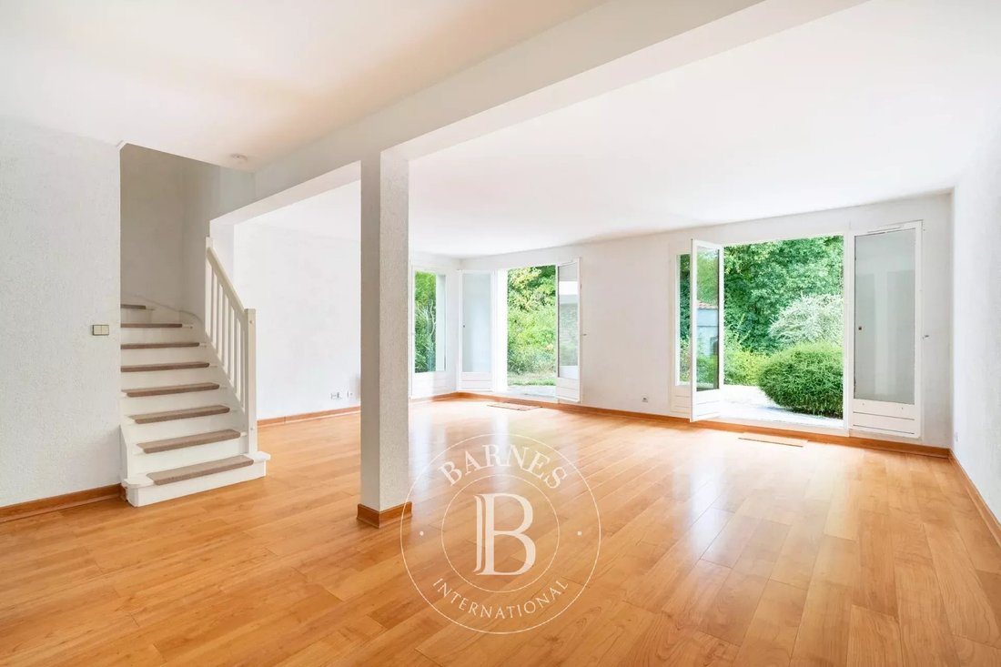 House in Fourqueux, Saint-Germain-en-Laye, France 2 - 18590394