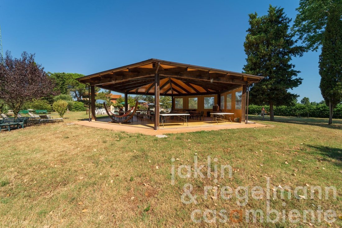 Farm Ranch in Castiglione del Lago, Umbria, Italy 4 - 18589048