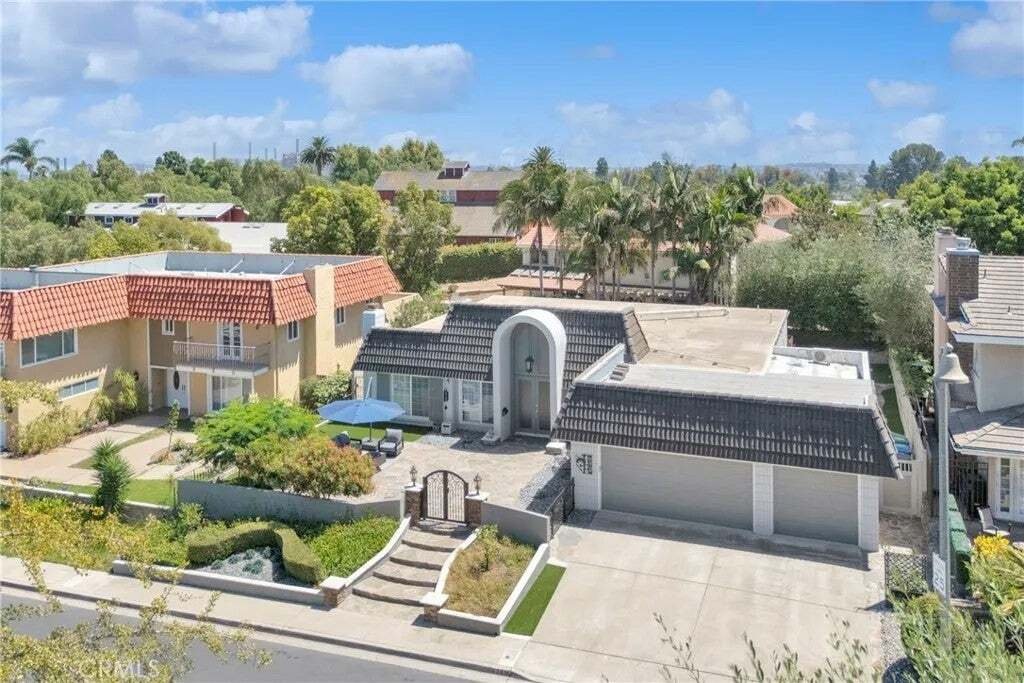 House in Signal Hill, California, United States 4 - 18589125