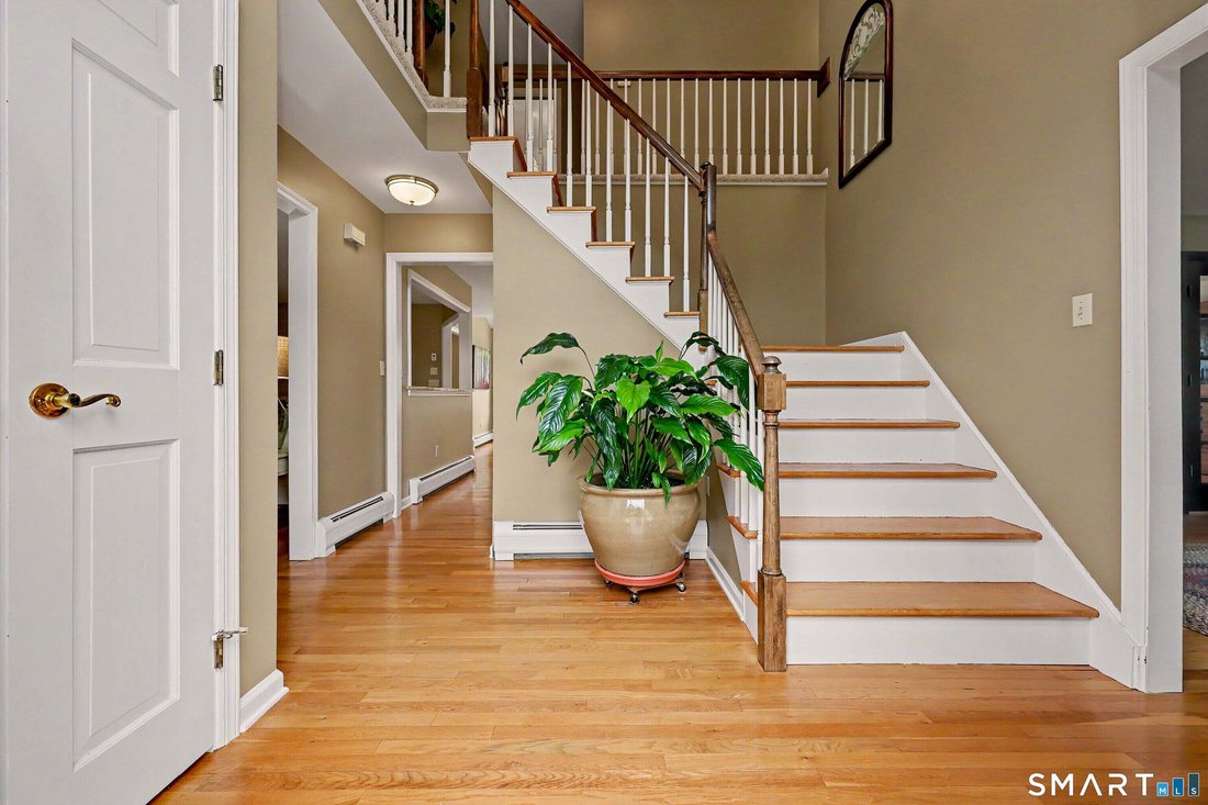 House in Monroe, Connecticut, United States 3 - 18591083