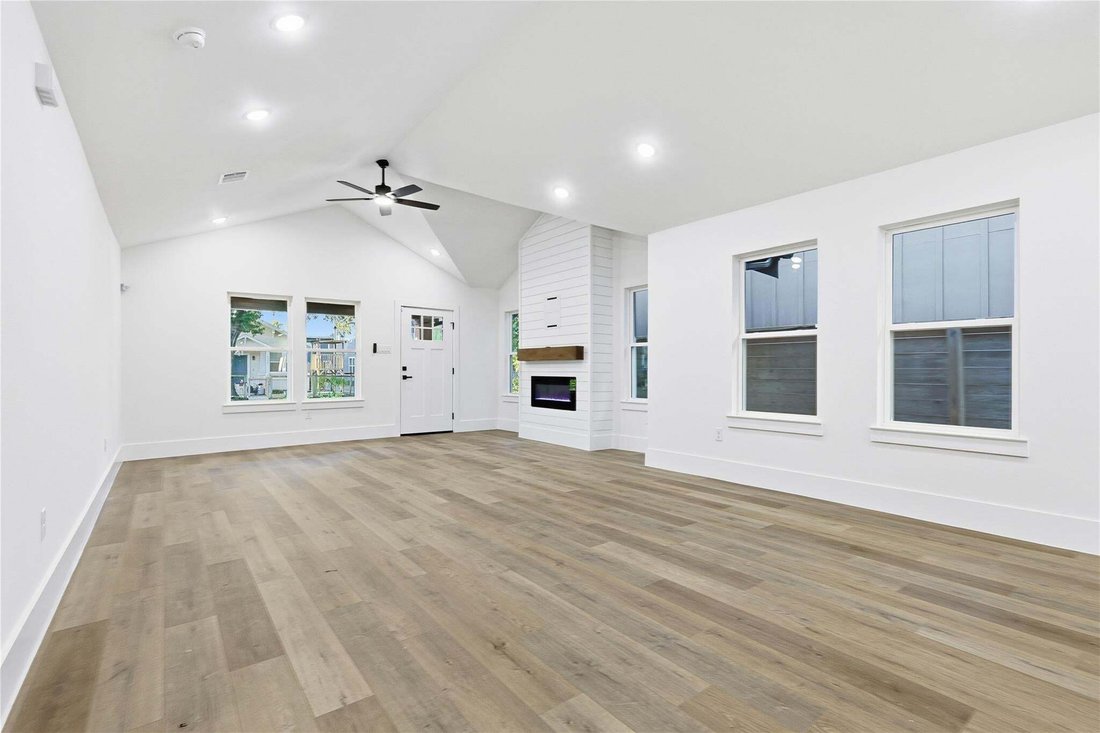 House in Houston, Texas, United States 5 - 18592636