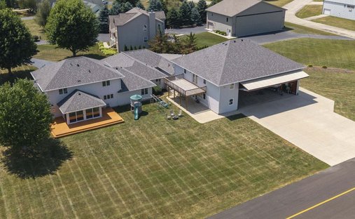 House in Poplar Grove, Illinois, United States 1