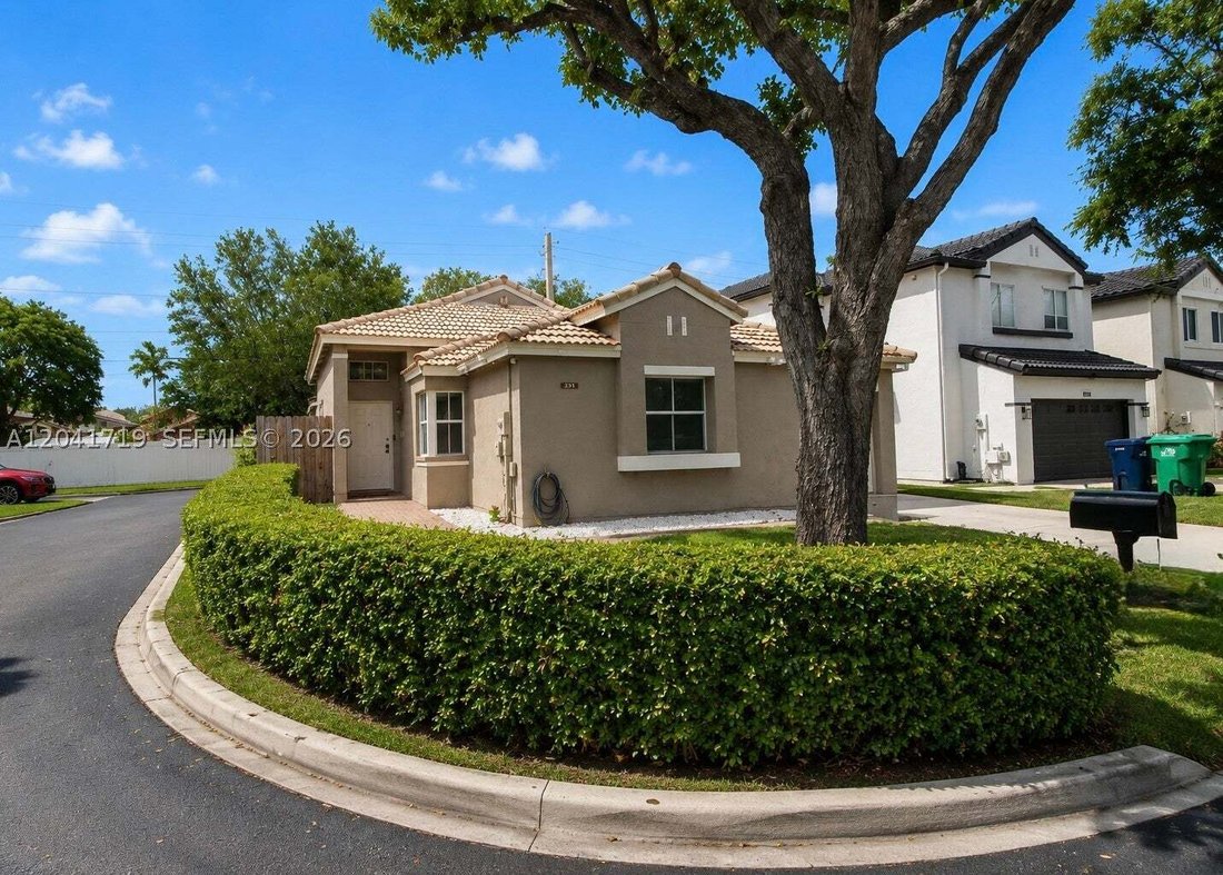 House in Miami, Florida, United States 1 - 18254619