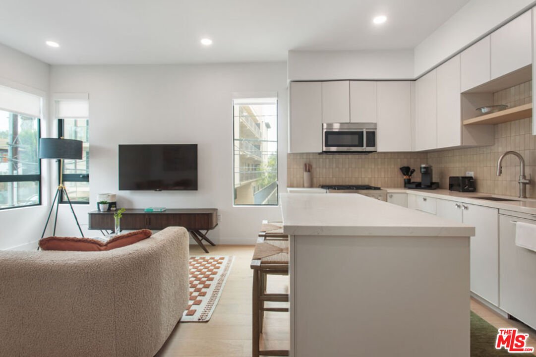 Los Angeles, California, United States 1 - 18592861