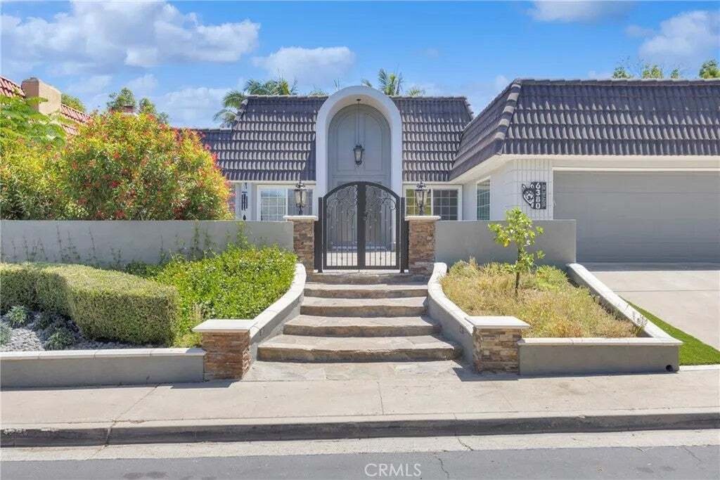 House in Signal Hill, California, United States 3 - 18589125