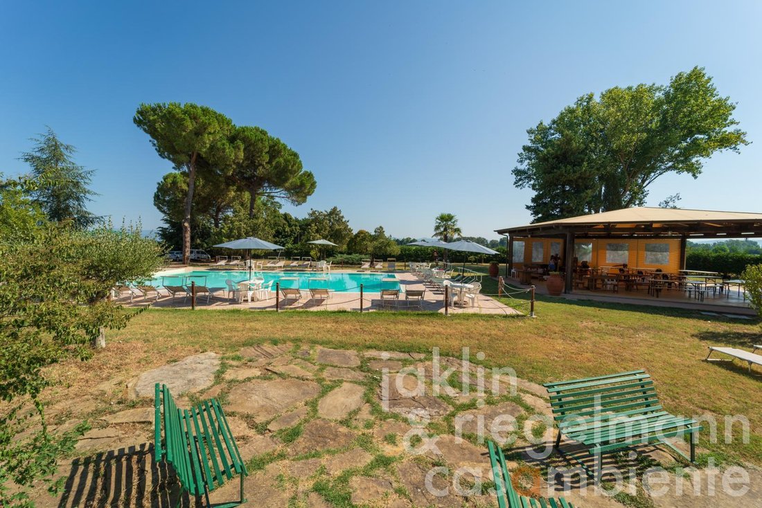 Farm Ranch in Castiglione del Lago, Umbria, Italy 2 - 18589048