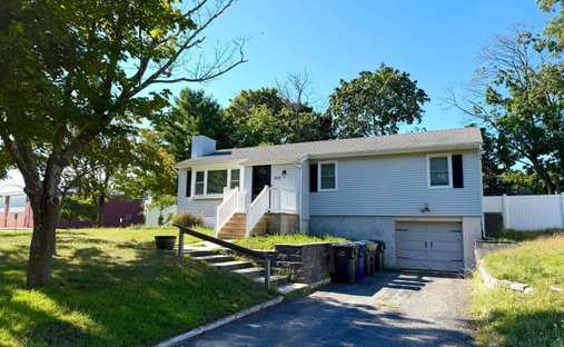 House in Oakhurst, New Jersey, United States 1