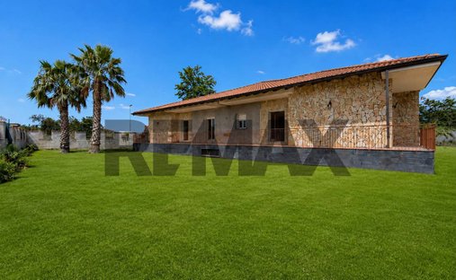 Villa in Mascalucia, Sicily, Italy 1
