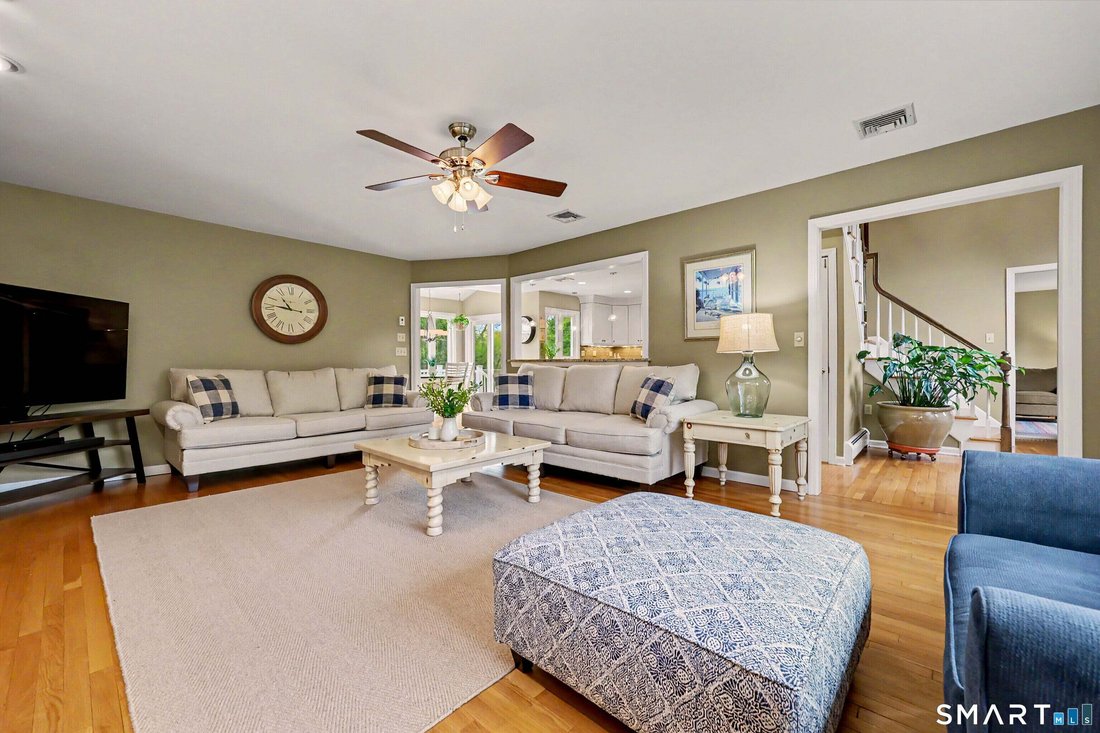 House in Monroe, Connecticut, United States 4 - 18591083