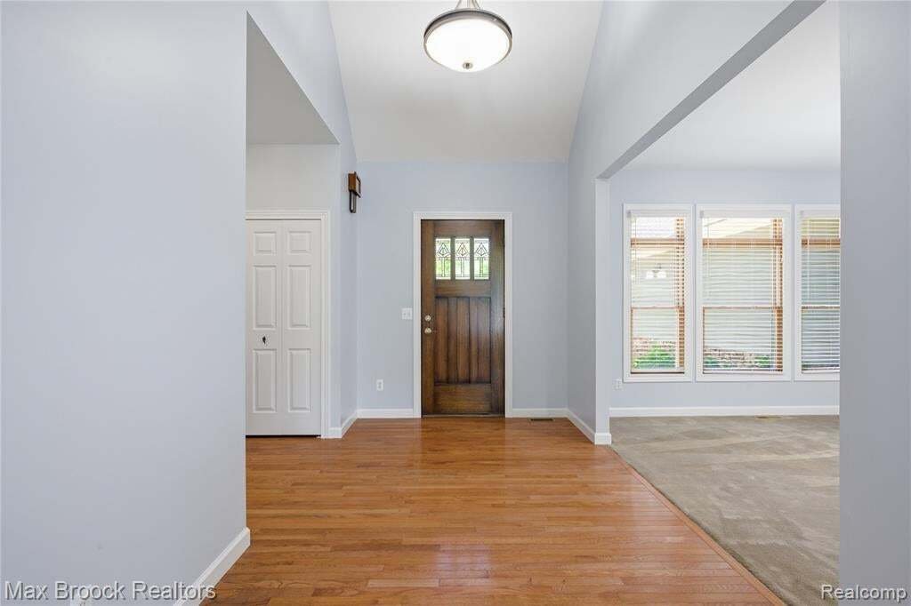 House in SPRINGFLD Township, Michigan, United States 4 - 18309993