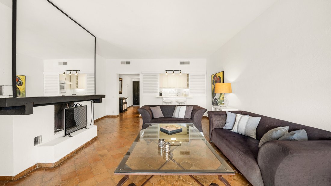 Apartment in Puerto Banus, Marbella, Spain 4 - 18591221