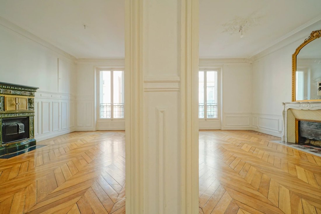 Apartment in Montorgueil-Saint Denis, Paris 2e Arrondissement, Paris 1 - 18590199