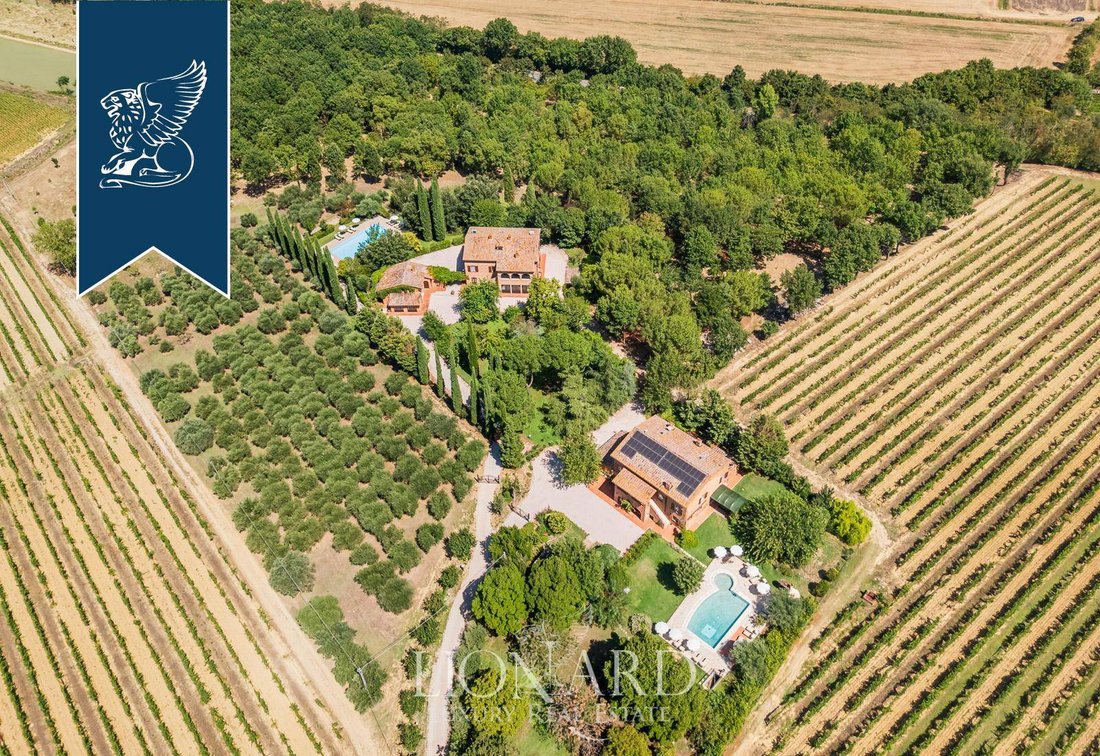 Villa in Torrita di Siena, Tuscany, Italy 2 - 18592798