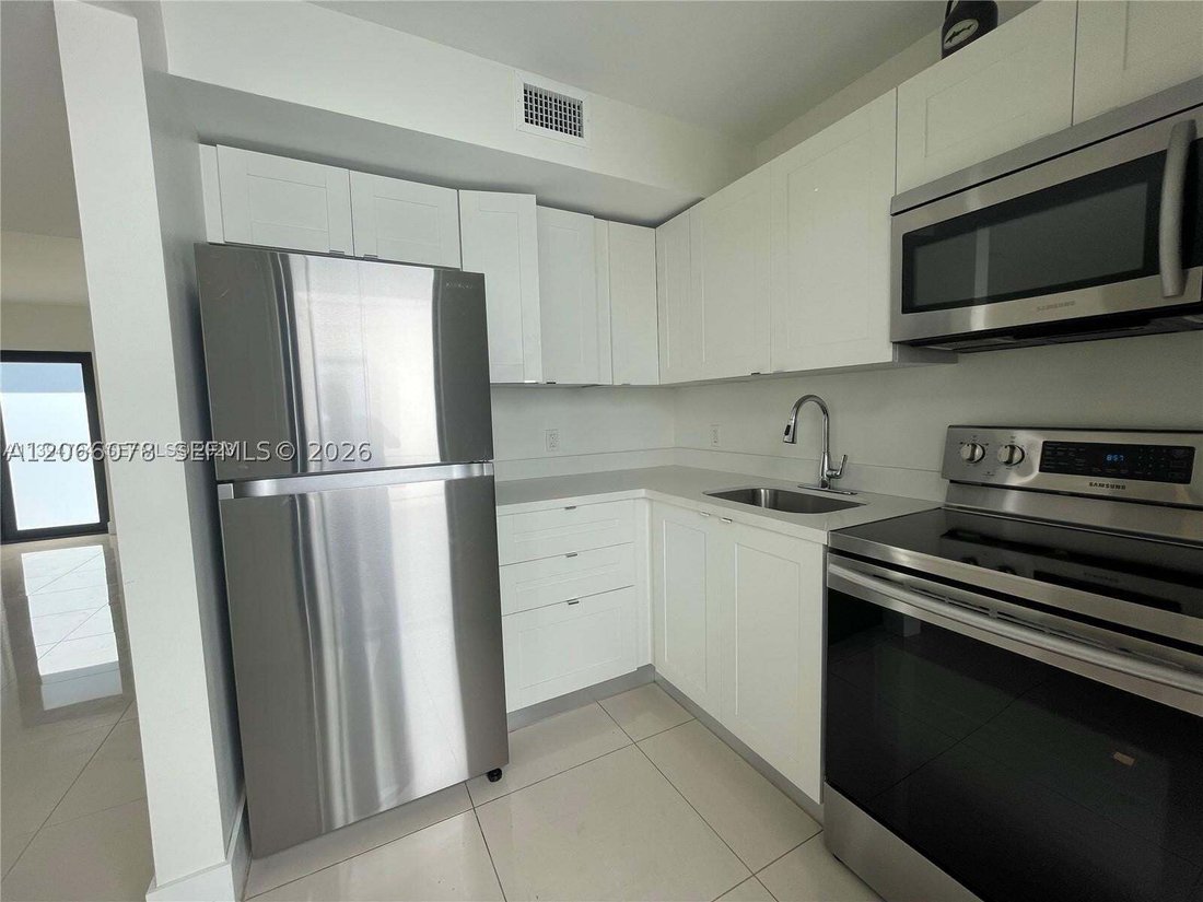 Miami Beach, Florida, United States 4 - 18591540
