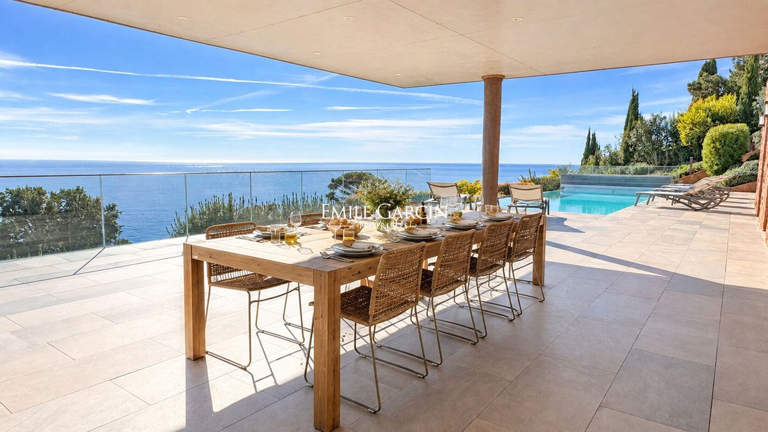 Villa in Théoule-sur-Mer, Provence-Alpes-Côte d'Azur, France 1 - 12378662