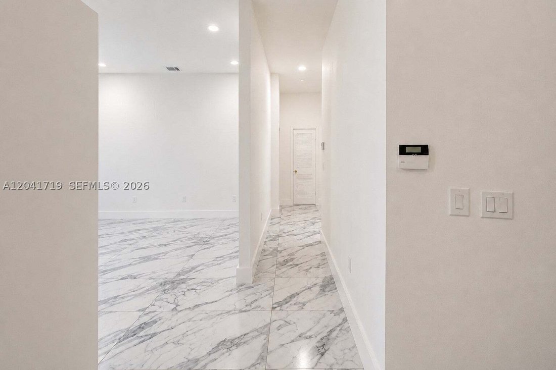 House in Miami, Florida, United States 3 - 18254619