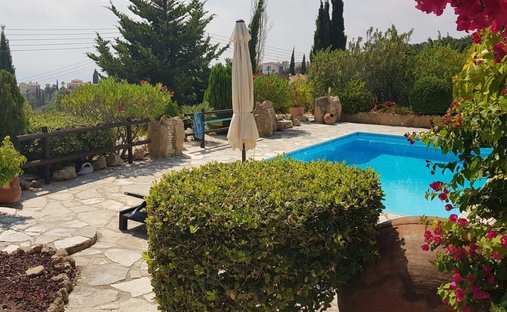 Bungalow in Tala, Paphos, Cyprus 1