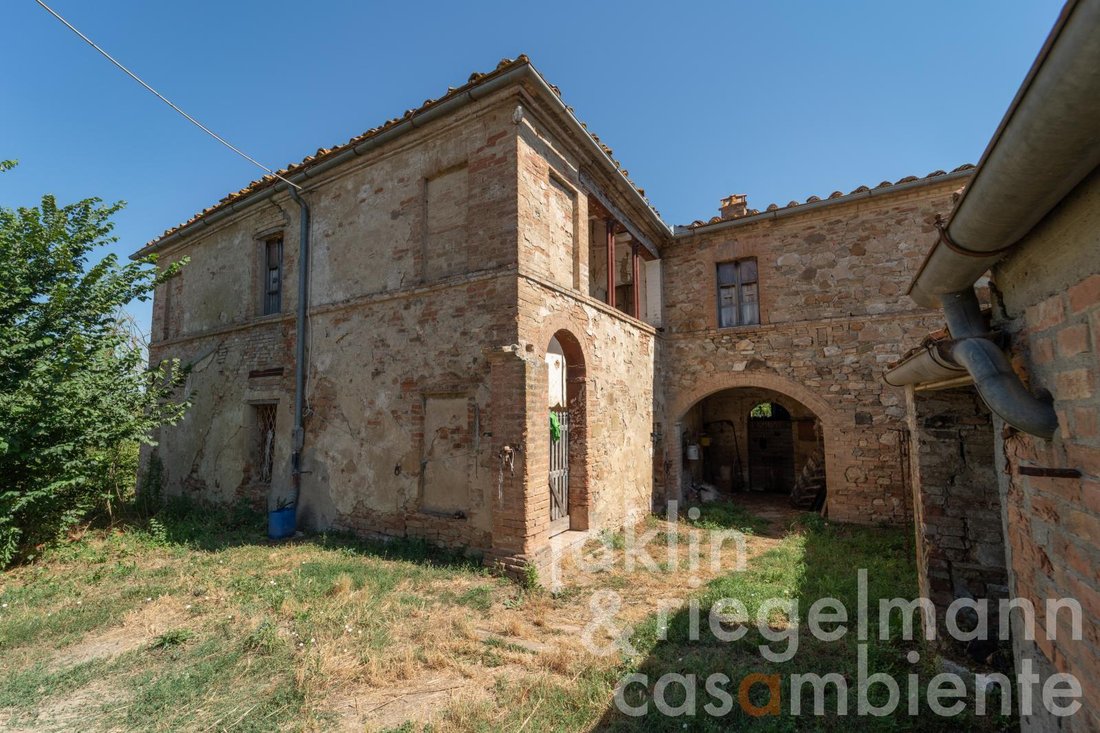 Farm Ranch in Buonconvento, Tuscany, Italy 1 - 18589025