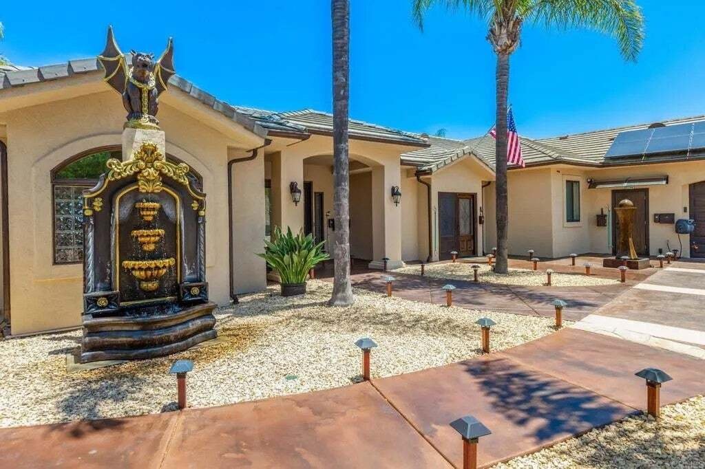 House in Escondido, California, United States 4 - 18592025