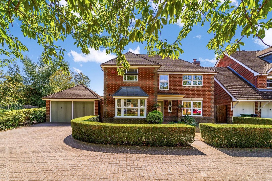 House in Epsom and Ewell, England 1 - 18589001
