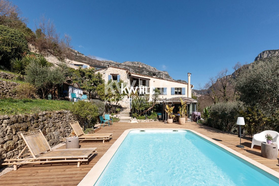 Country House in Le Bar-sur-Loup, Provence-Alpes-Côte d'Azur, France 3 - 18593947