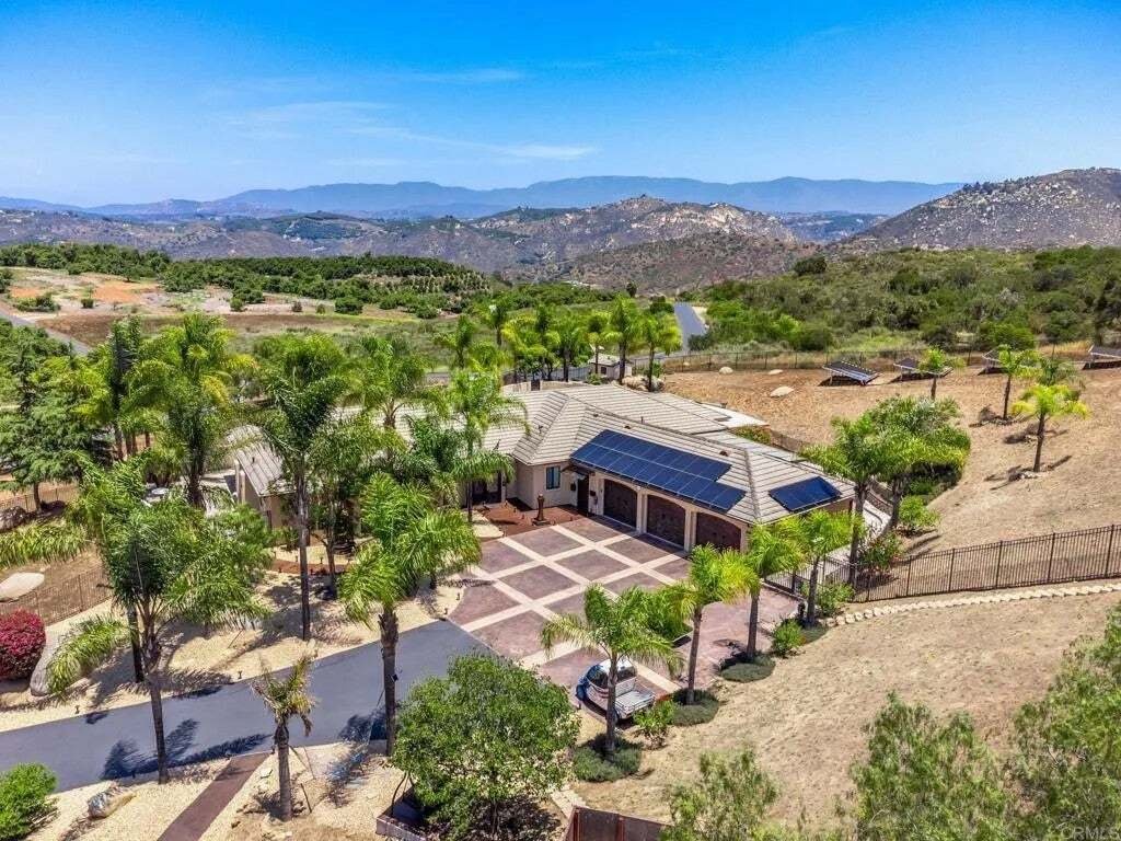 House in Escondido, California, United States 2 - 18592025